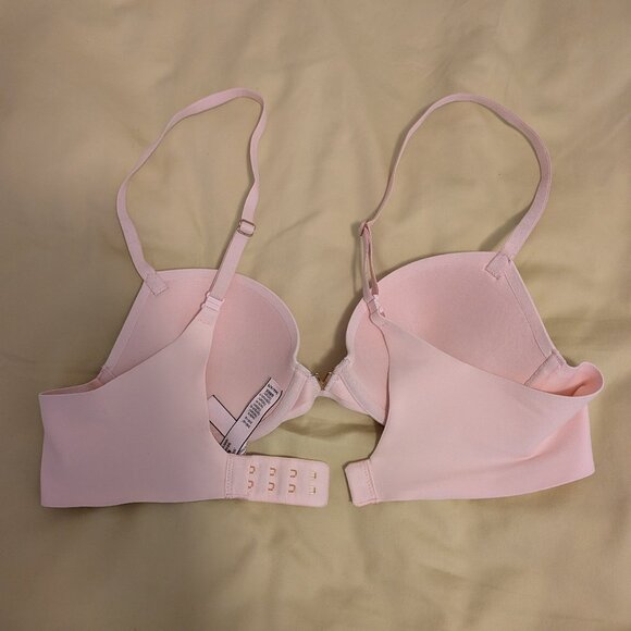 Victoria's Secret Love Cloud Smooth Push-up Bra - Picture 2 of 5